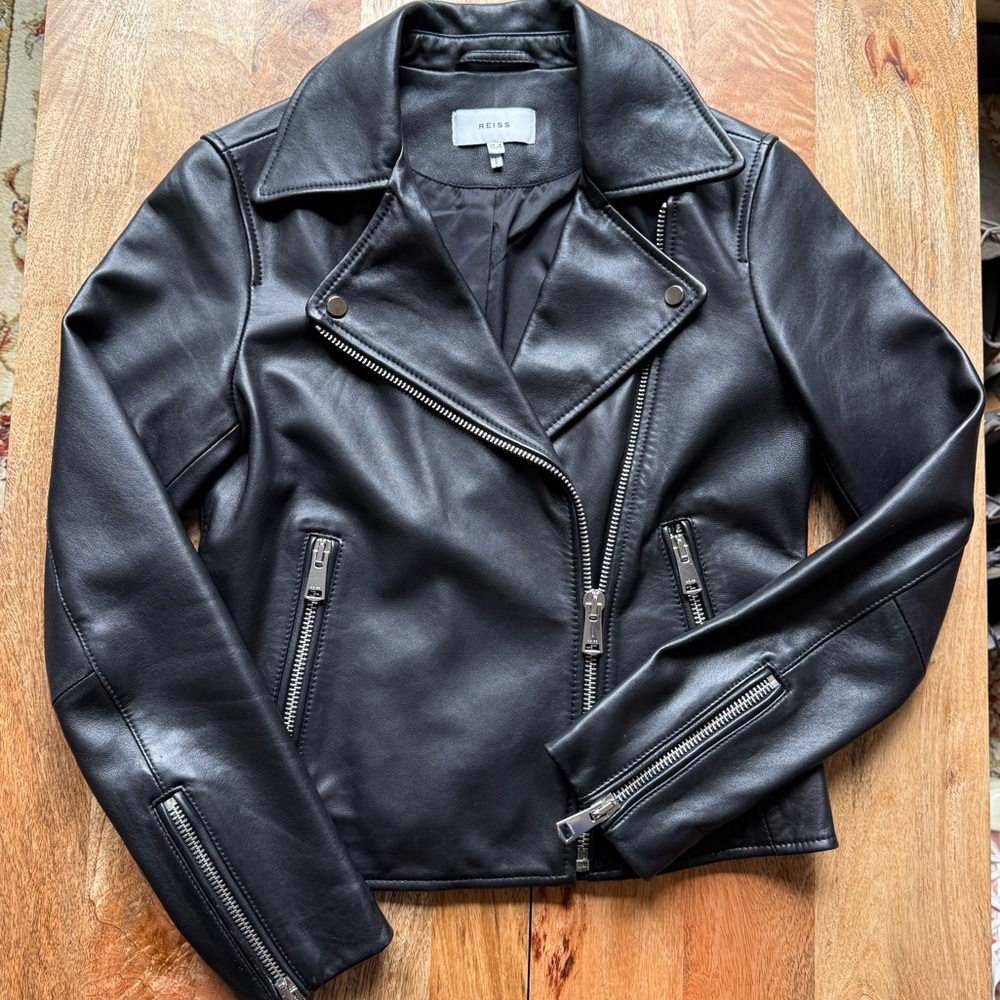 Reiss GEO leather biker jacket in black. 100% leather. Size 4 US